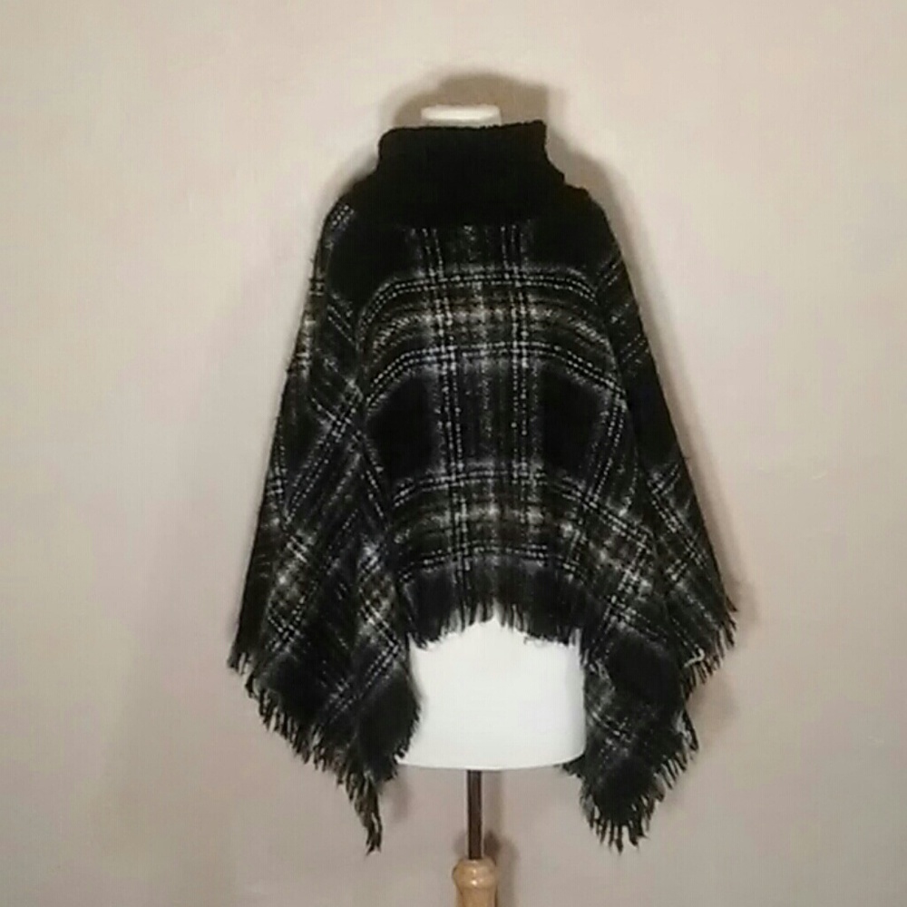 Steve Madden plaid poncho